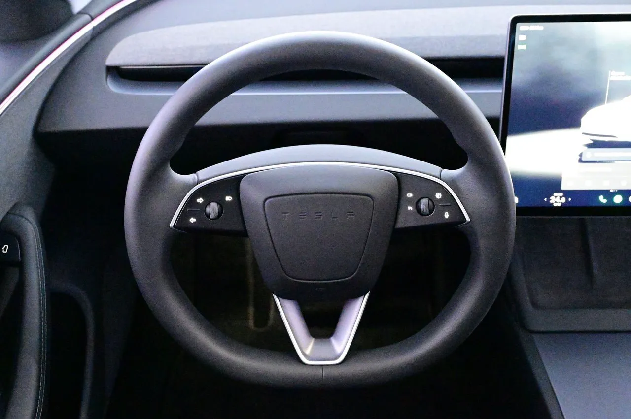 Tesla Model 3 bild 7