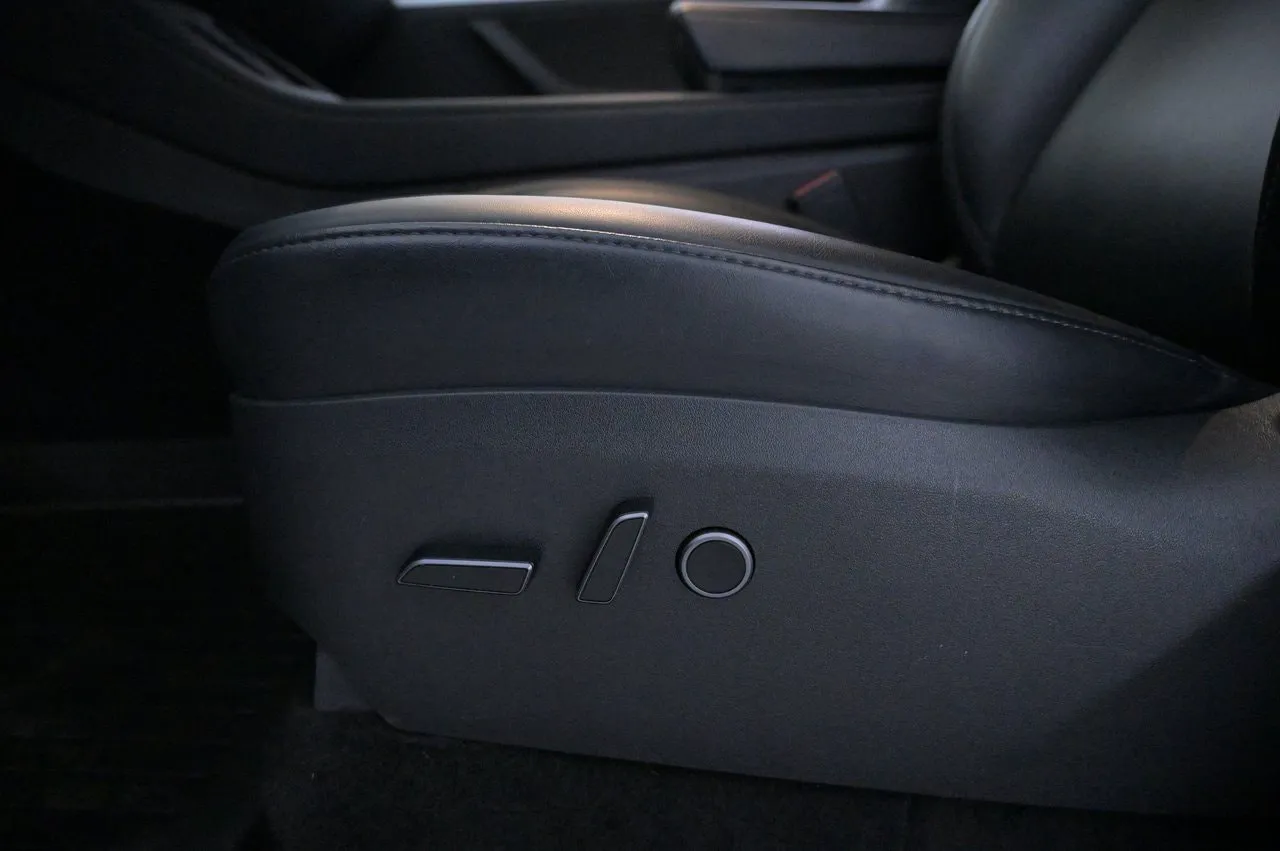 Tesla Model Y bild 11
