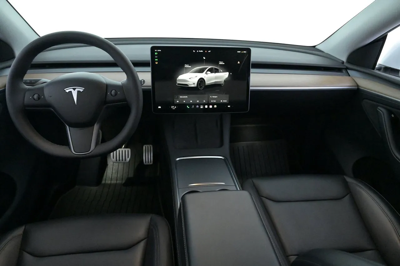 Tesla Model Y bild 6