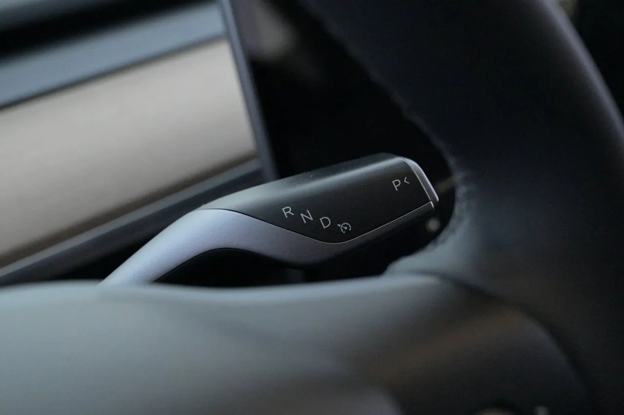 Tesla Model Y bild 8