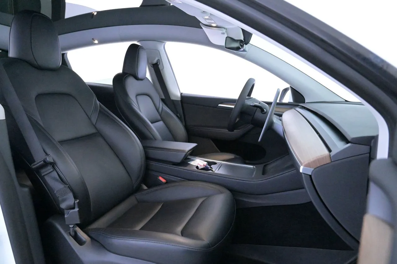 Tesla Model Y bild 12