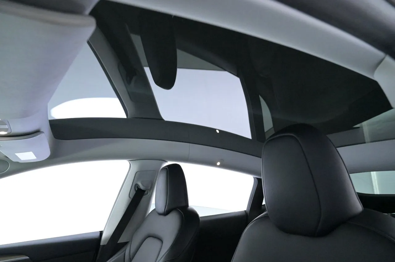 Tesla Model Y bild 23