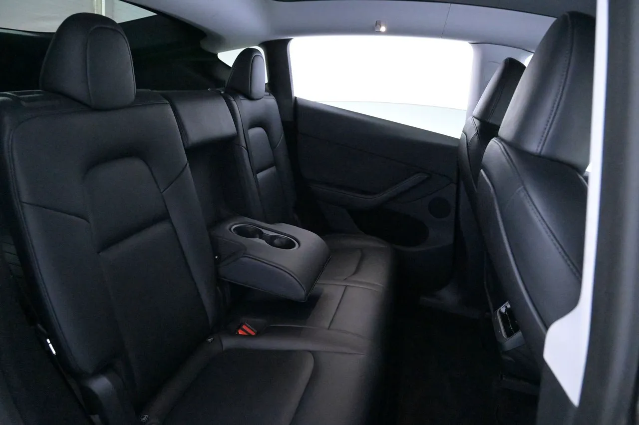 Tesla Model Y bild 24