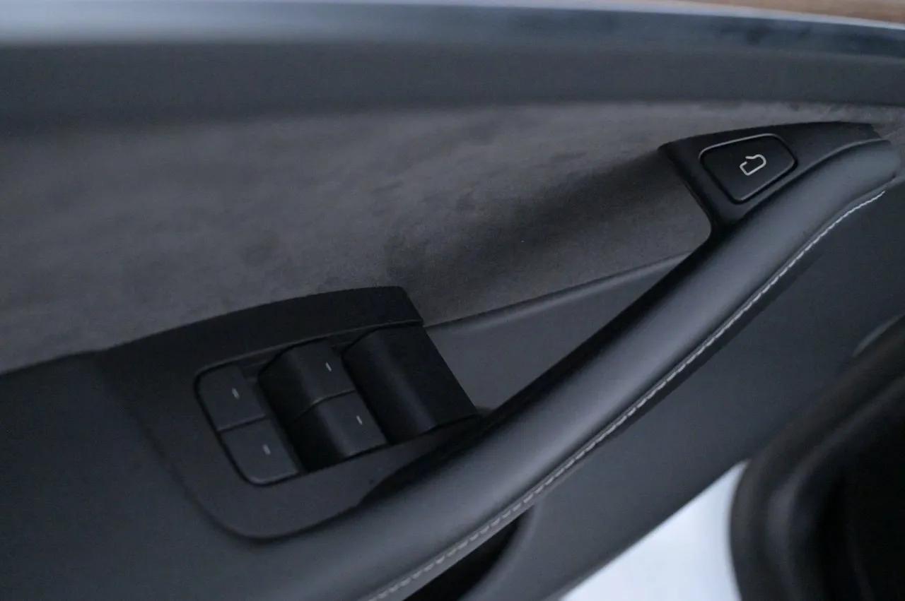 Tesla Model Y bild 10
