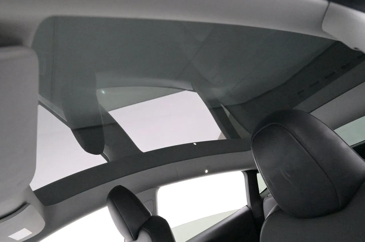 Tesla Model Y bild 20