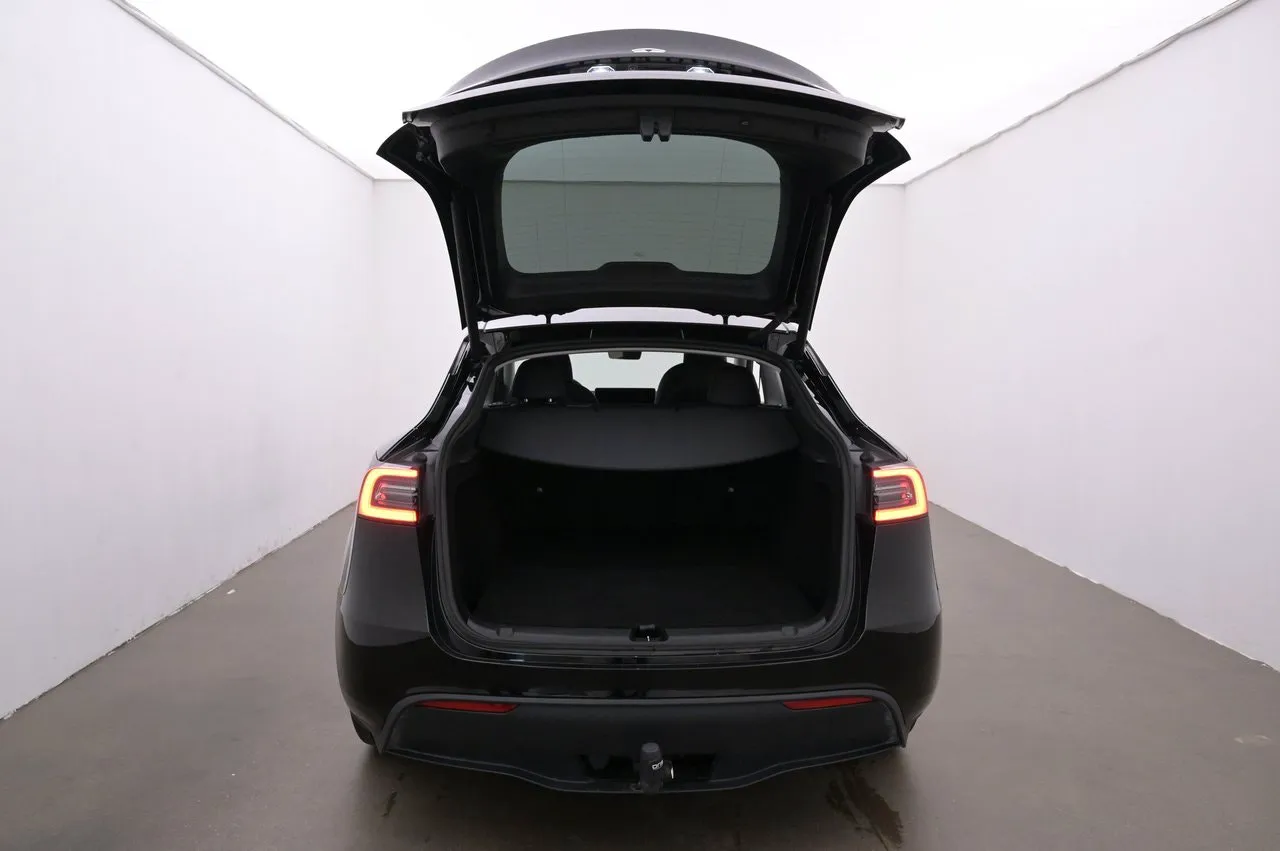 Tesla Model Y bild 22