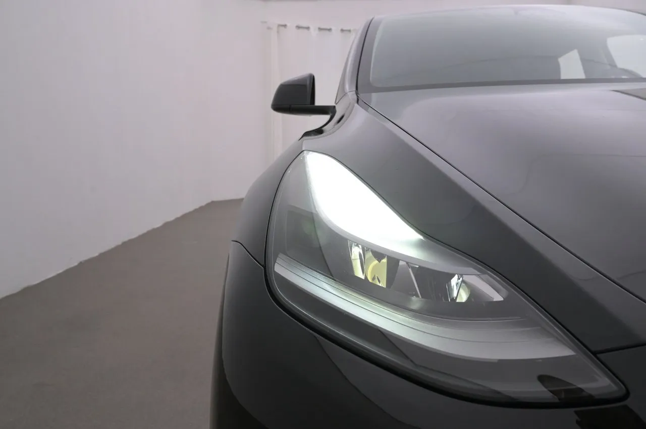 Tesla Model Y bild 26