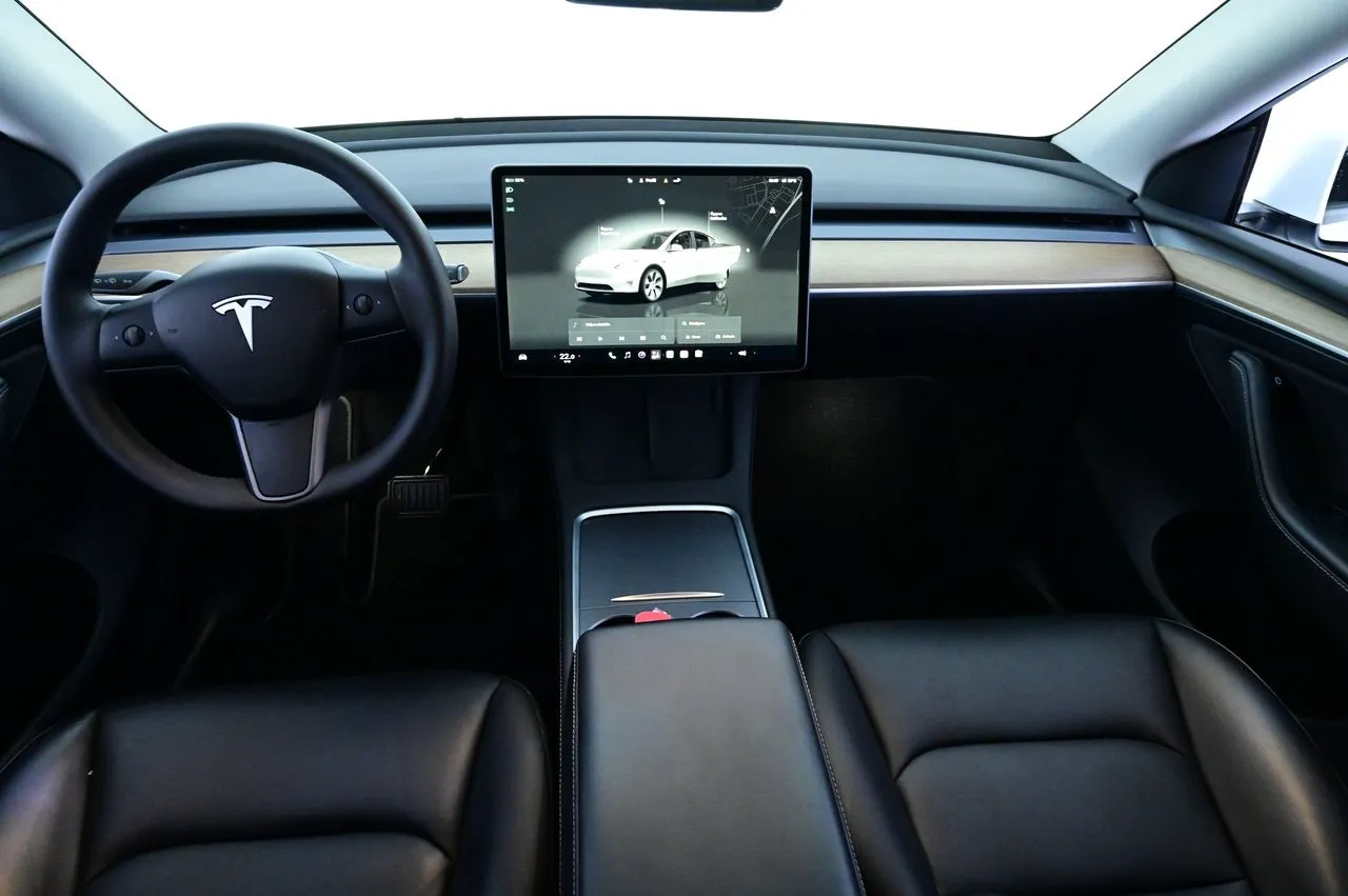 Tesla Model Y bild 6