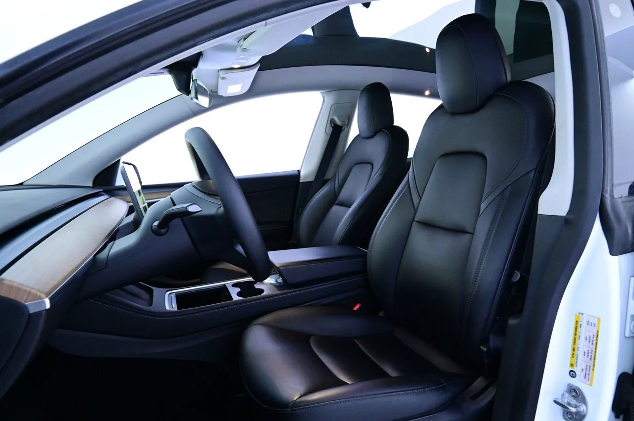 Tesla Model Y bild 9