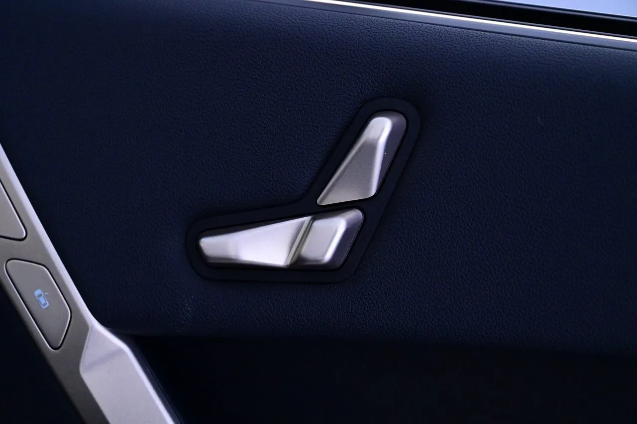 BMW iX bild 16