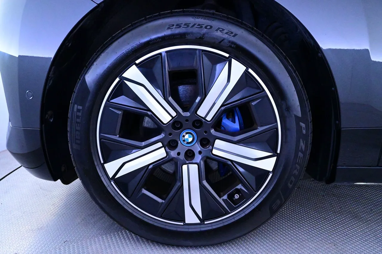 BMW iX bild 27