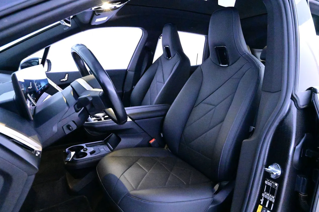 BMW iX bild 11