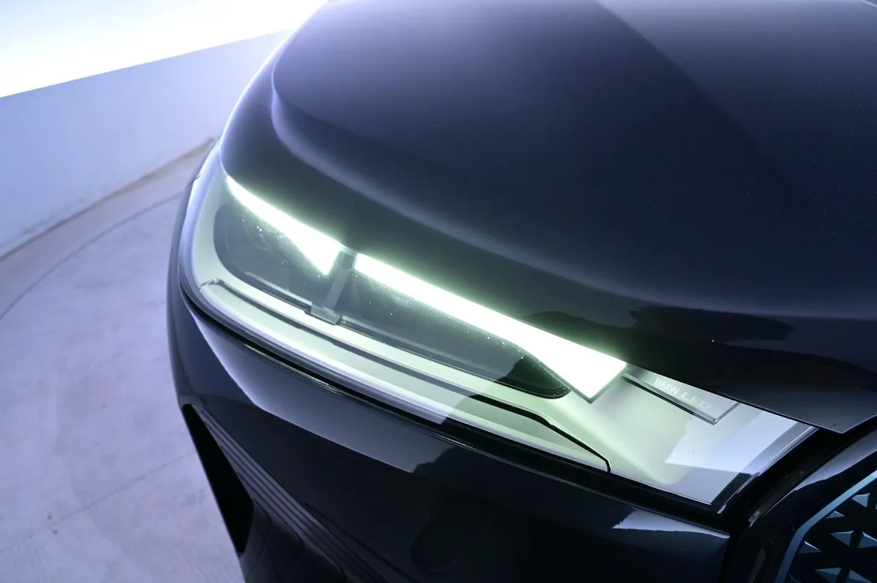 BMW iX bild 26