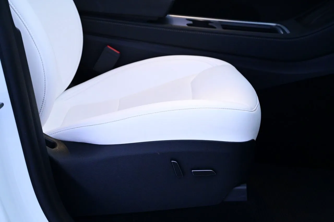 Tesla Model Y bild 13