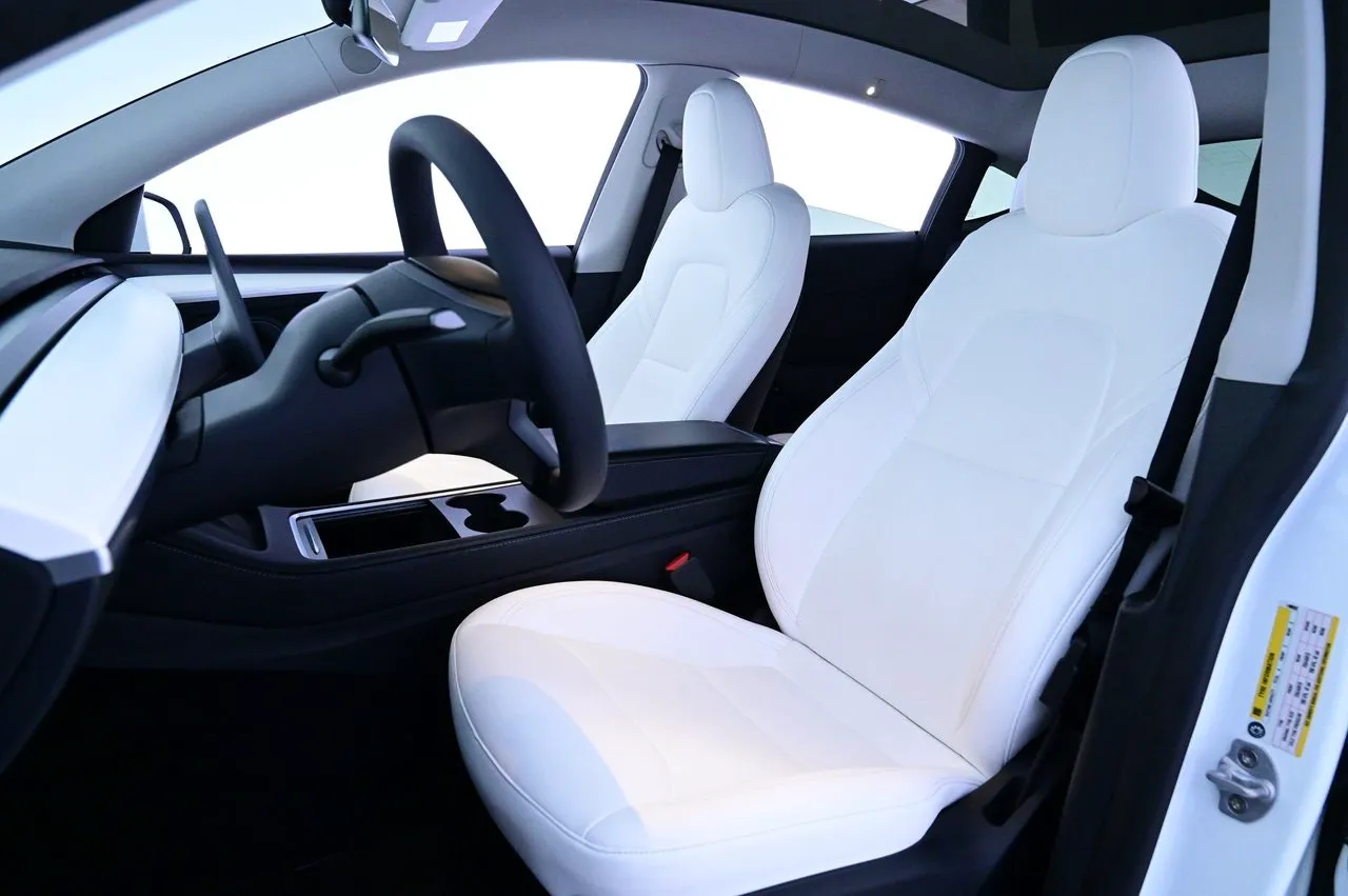 Tesla Model Y bild 9