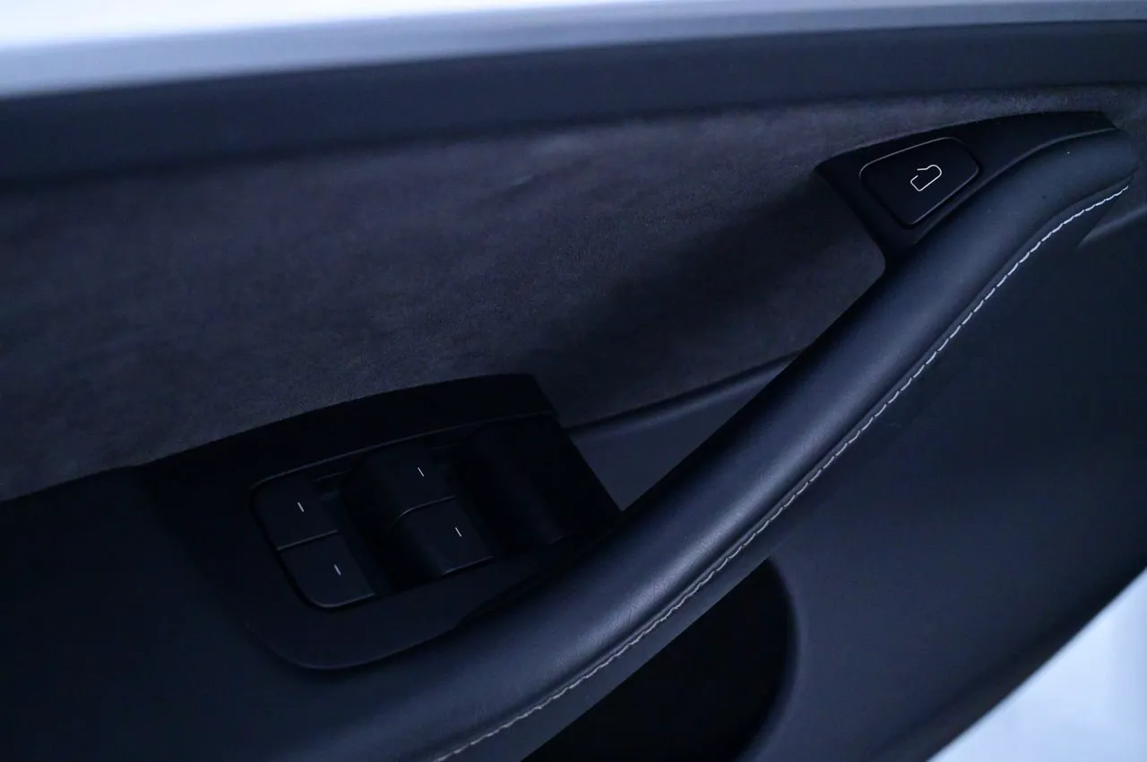 Tesla Model Y bild 10