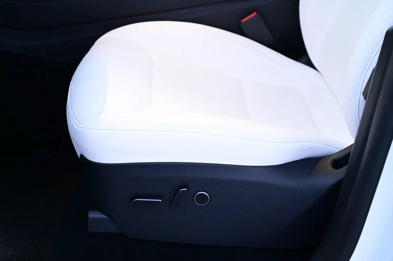 Tesla Model Y bild 11
