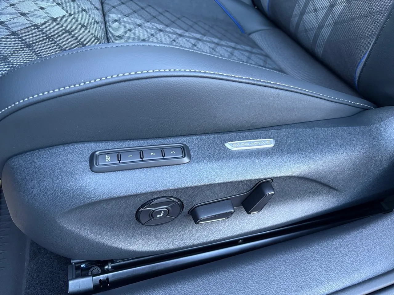Volkswagen Passat bild 14
