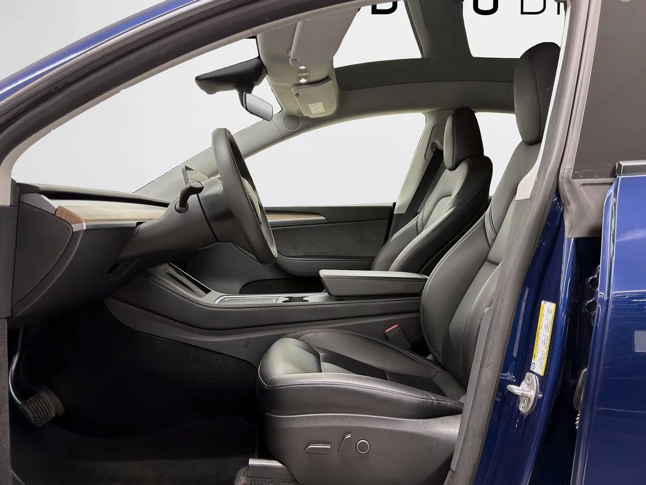 Tesla Model Y bild 17