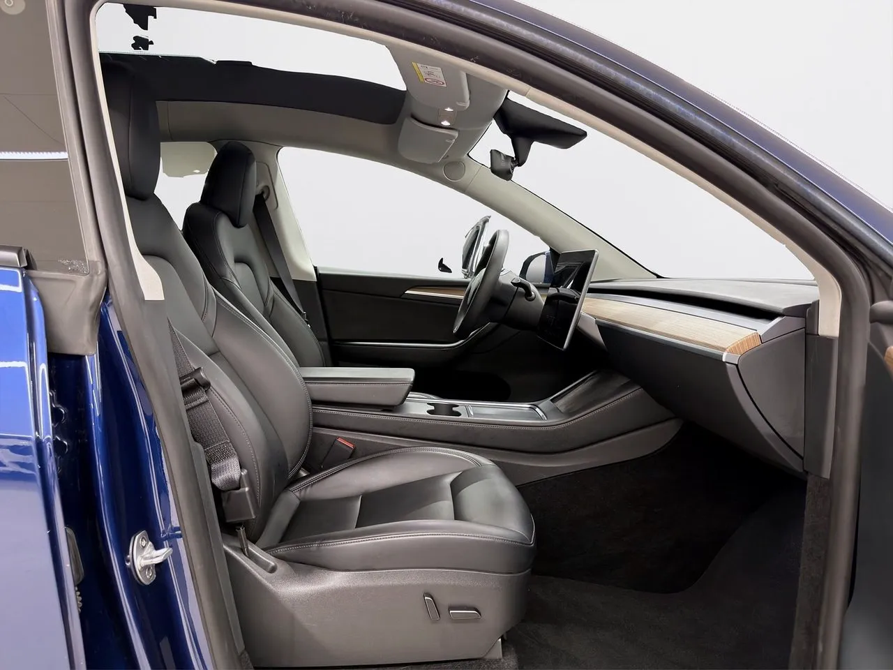 Tesla Model Y bild 16