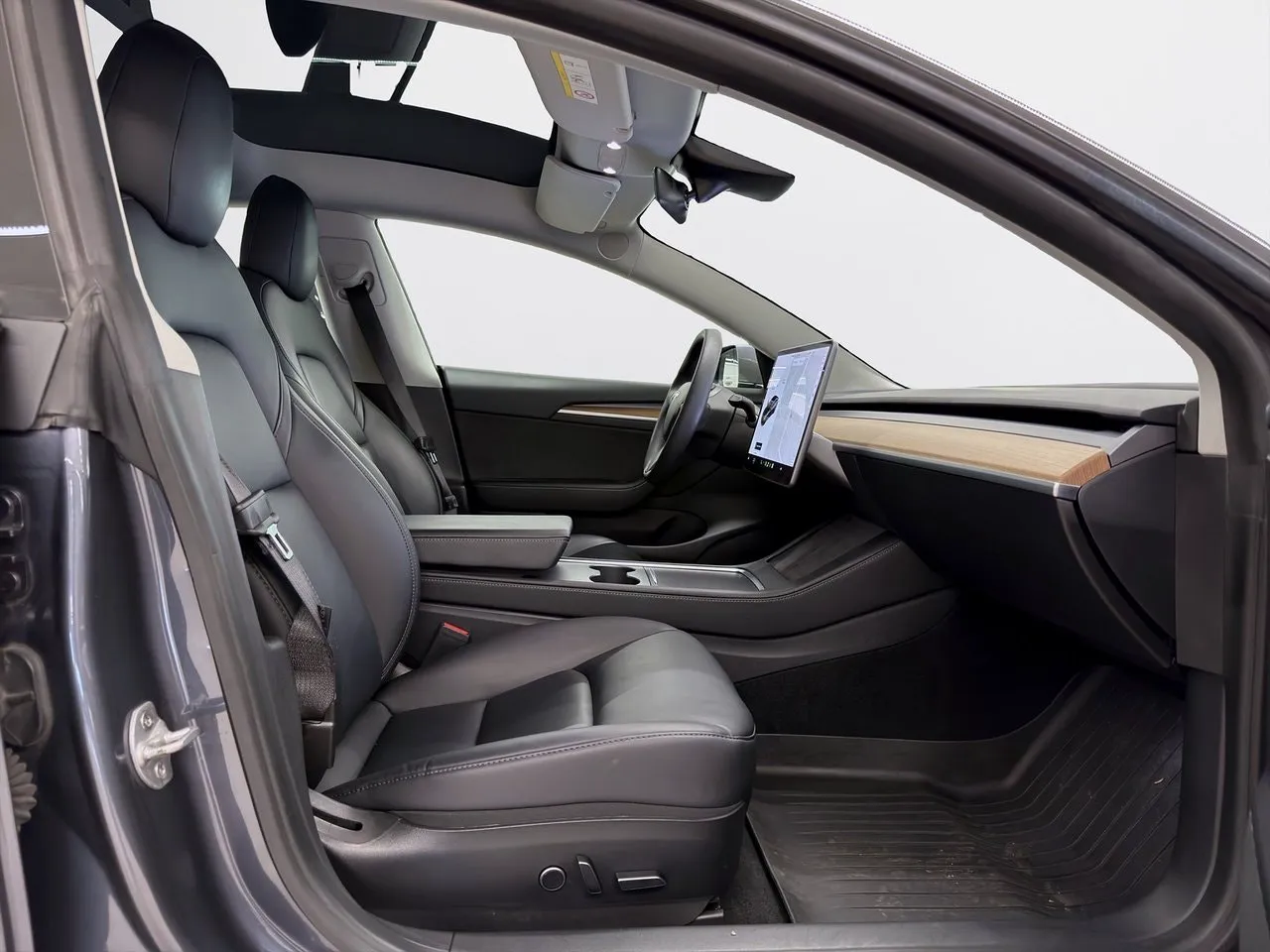 Tesla Model 3 bild 15