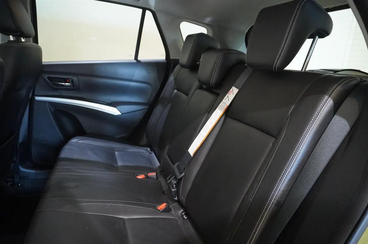 Suzuki S-CROSS bild 8