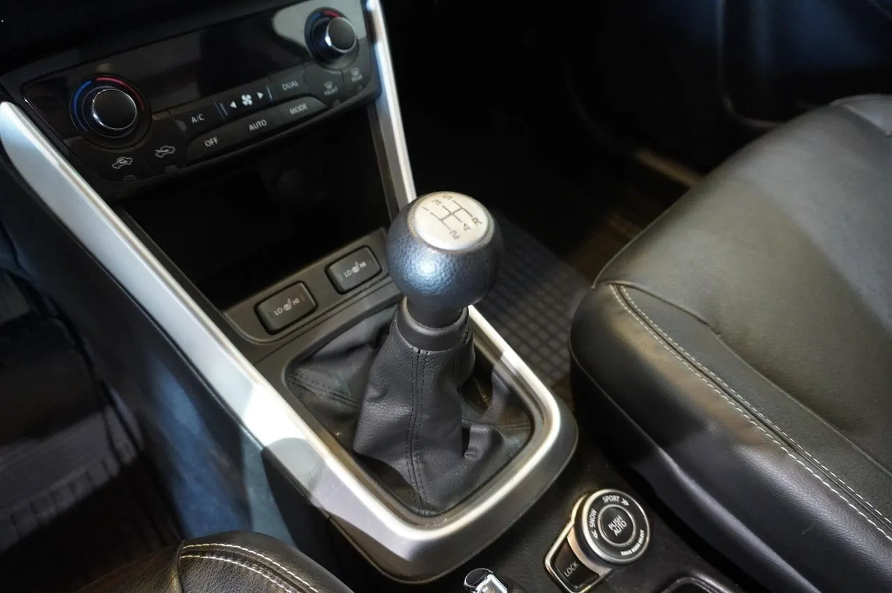 Suzuki S-CROSS bild 17