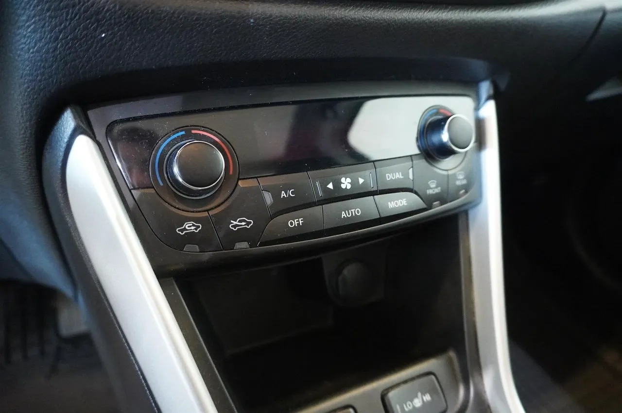Suzuki S-CROSS bild 18
