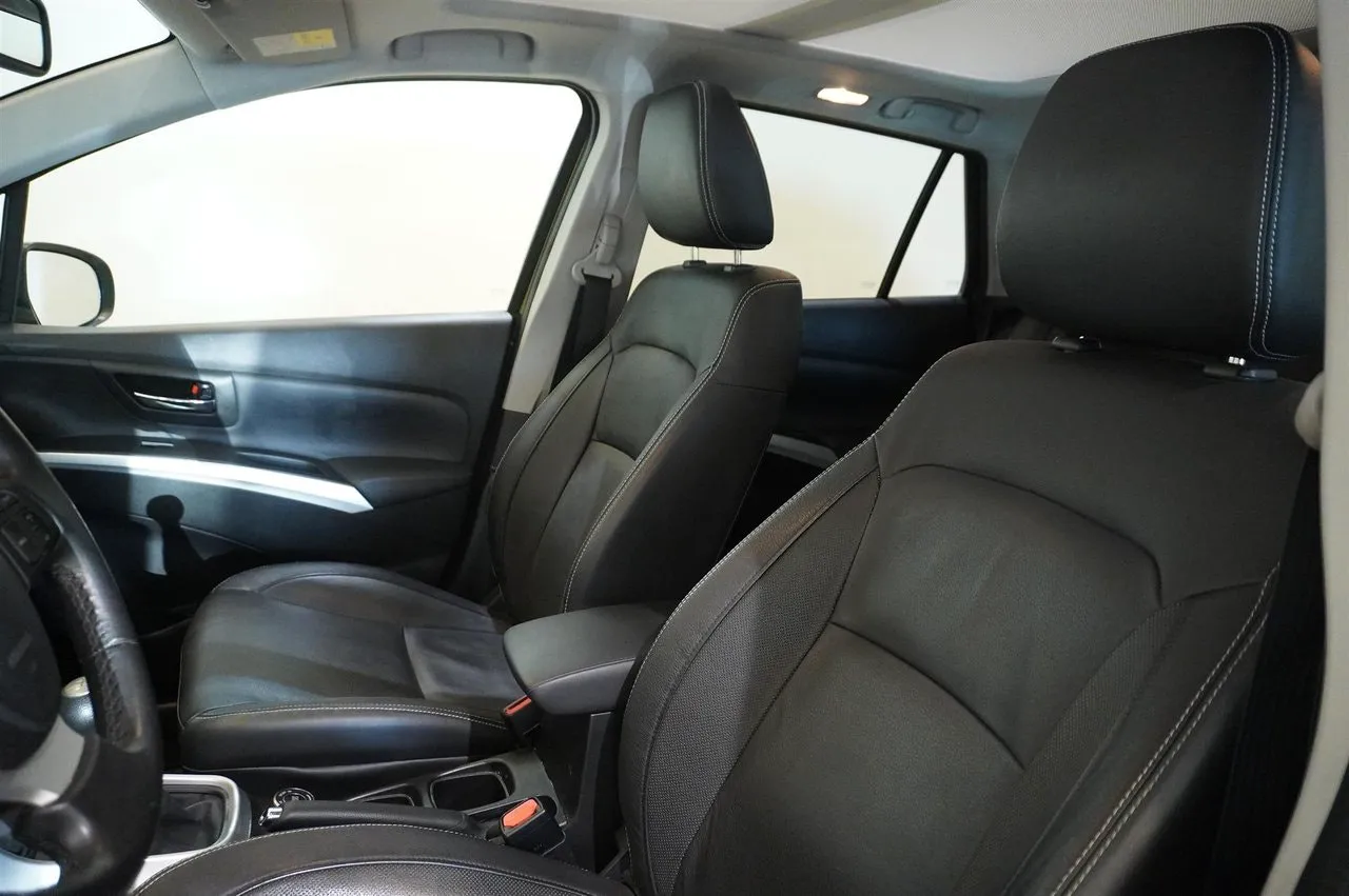 Suzuki S-CROSS bild 12