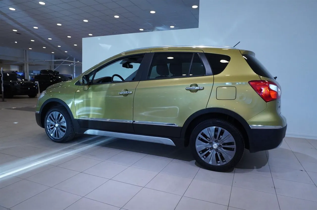 Suzuki S-CROSS bild 5
