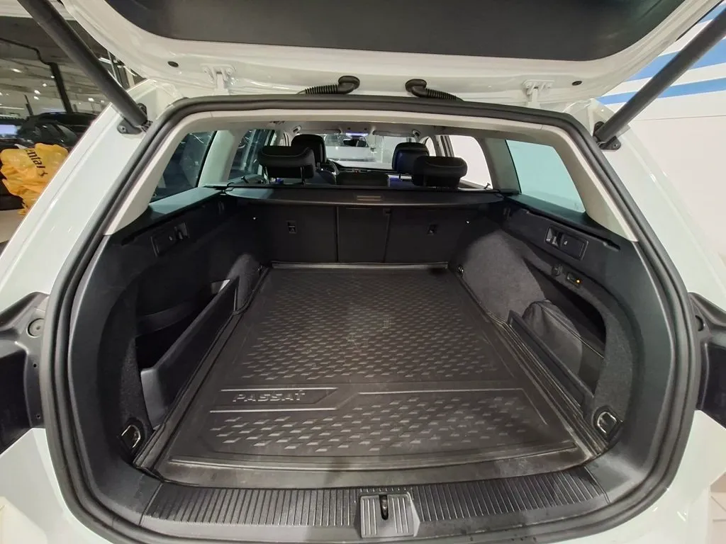Volkswagen Passat bild 8