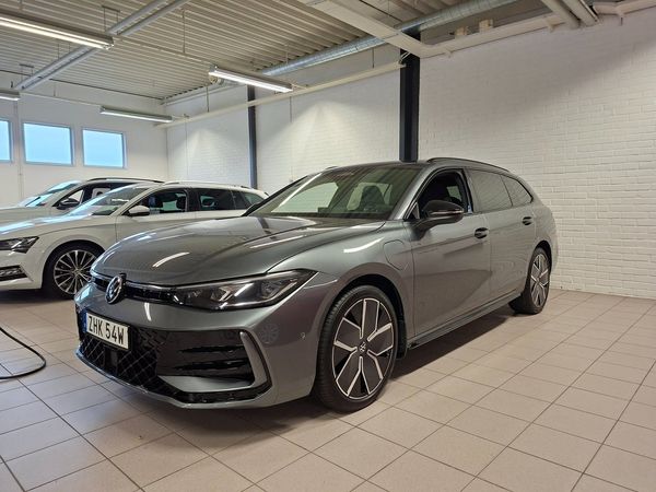 Volkswagen Passat R-LINE Variant eHybrid 1.5 TSI 272HK DSG Mkt utrust - 2026