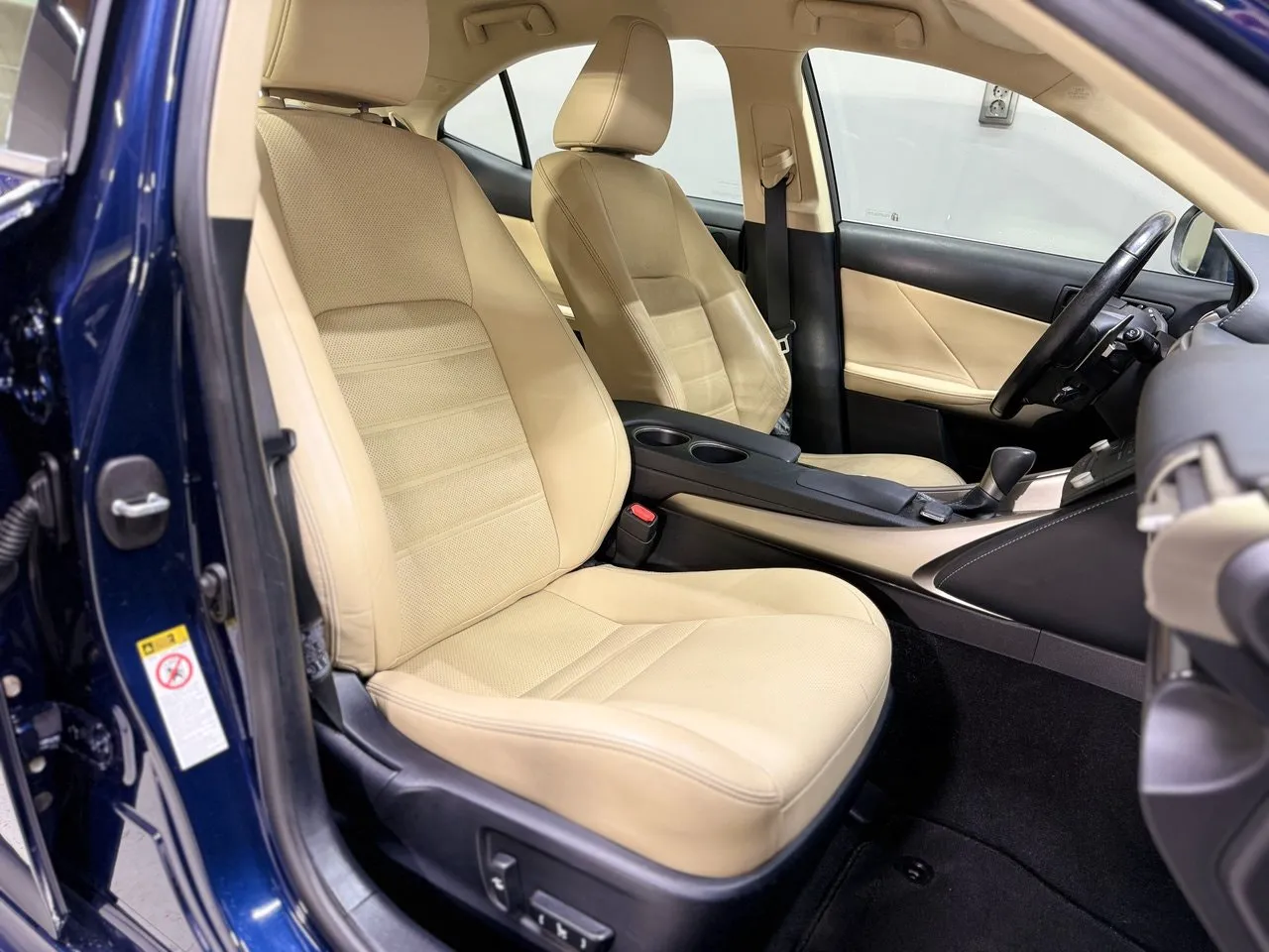 Lexus IS bild 9