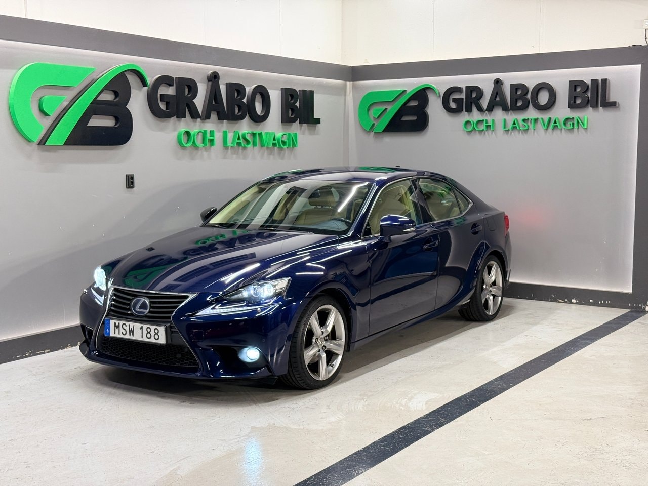 Lexus IS