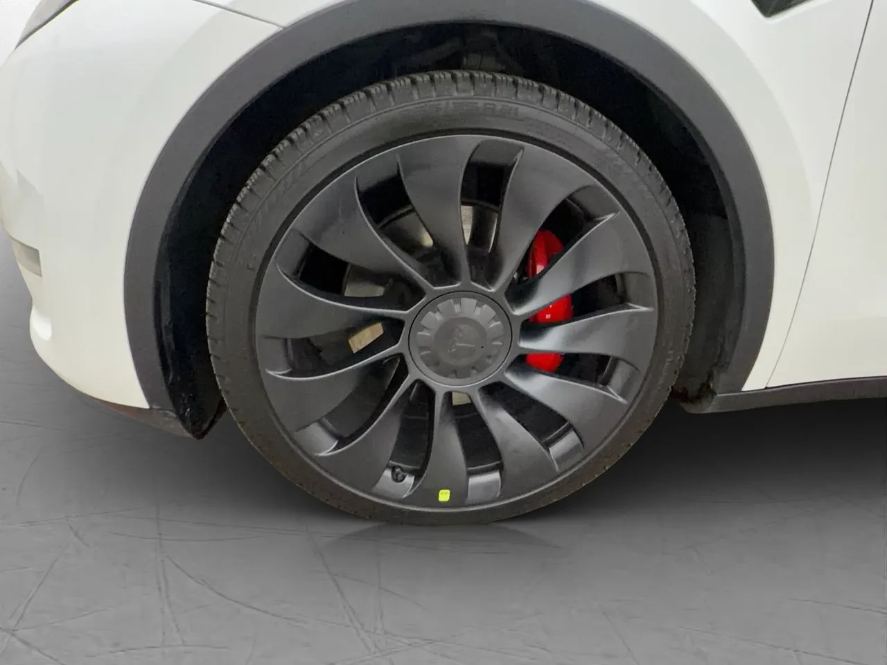 Tesla Model Y bild 33