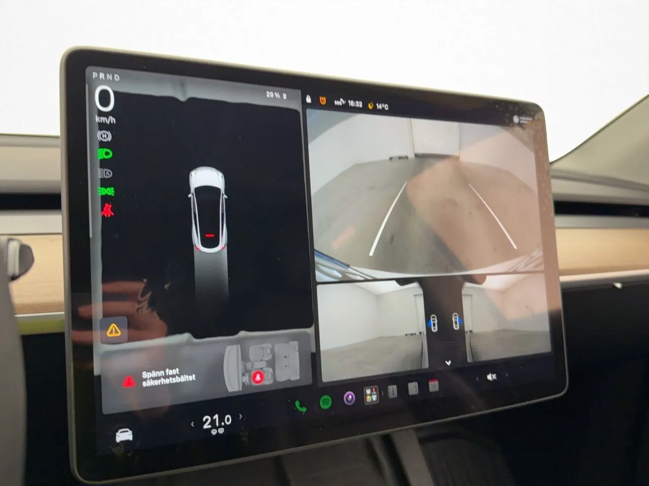 Tesla Model Y bild 21