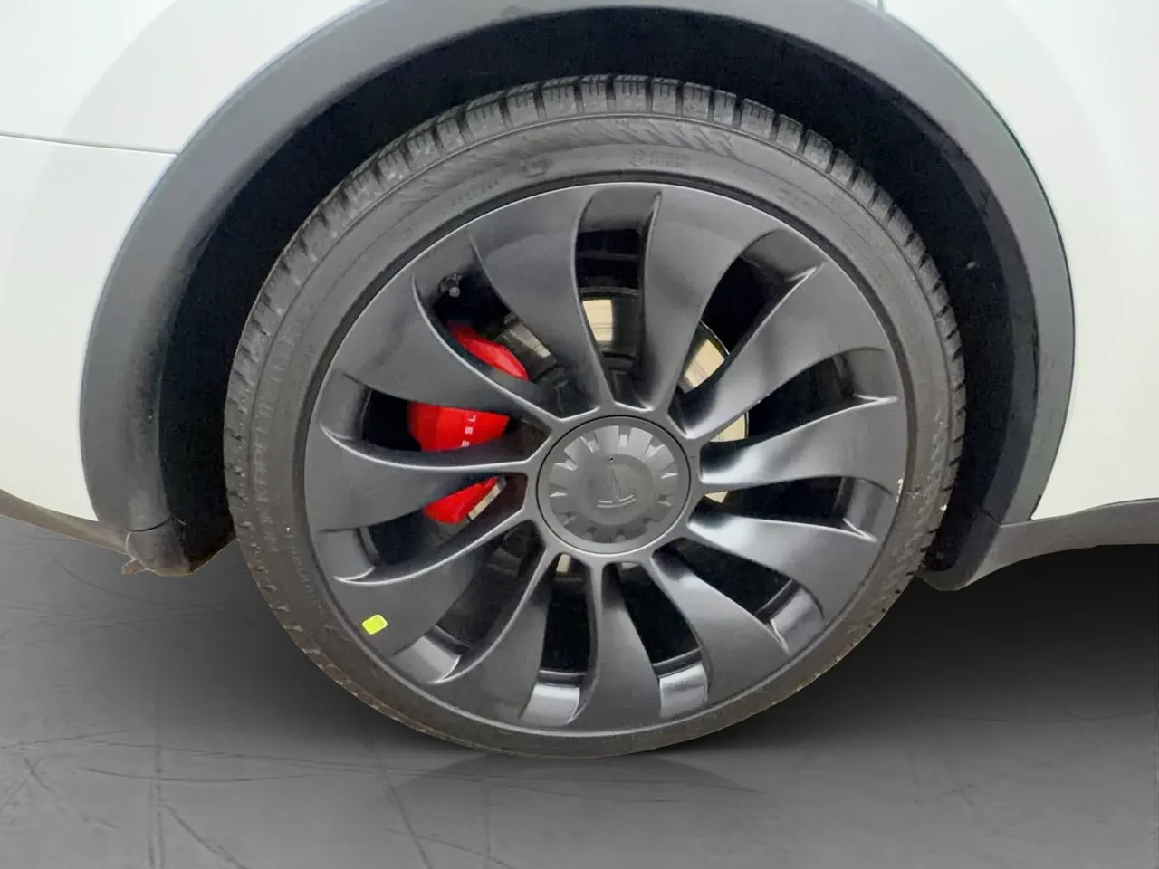 Tesla Model Y bild 36