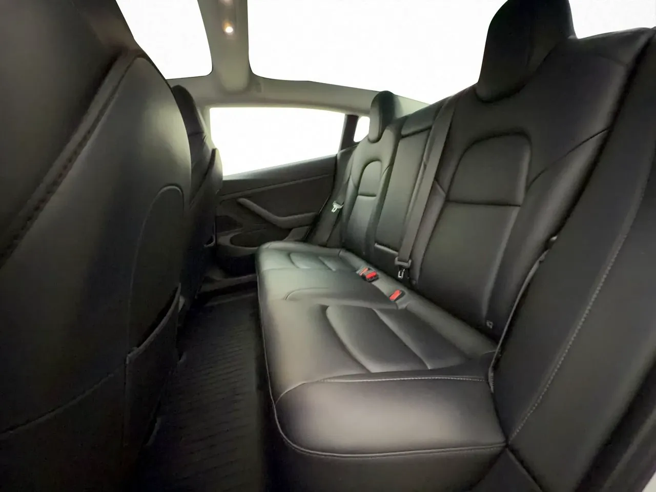 Tesla Model 3 bild 15