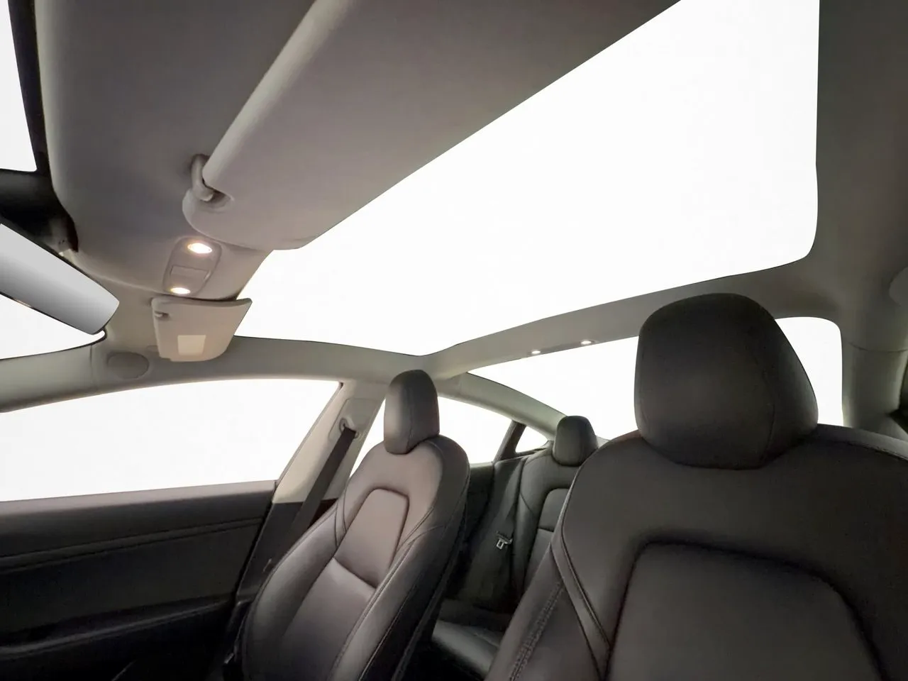 Tesla Model 3 bild 11