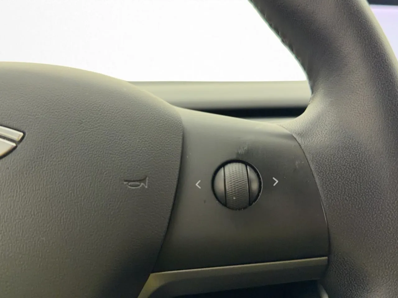 Tesla Model 3 bild 18