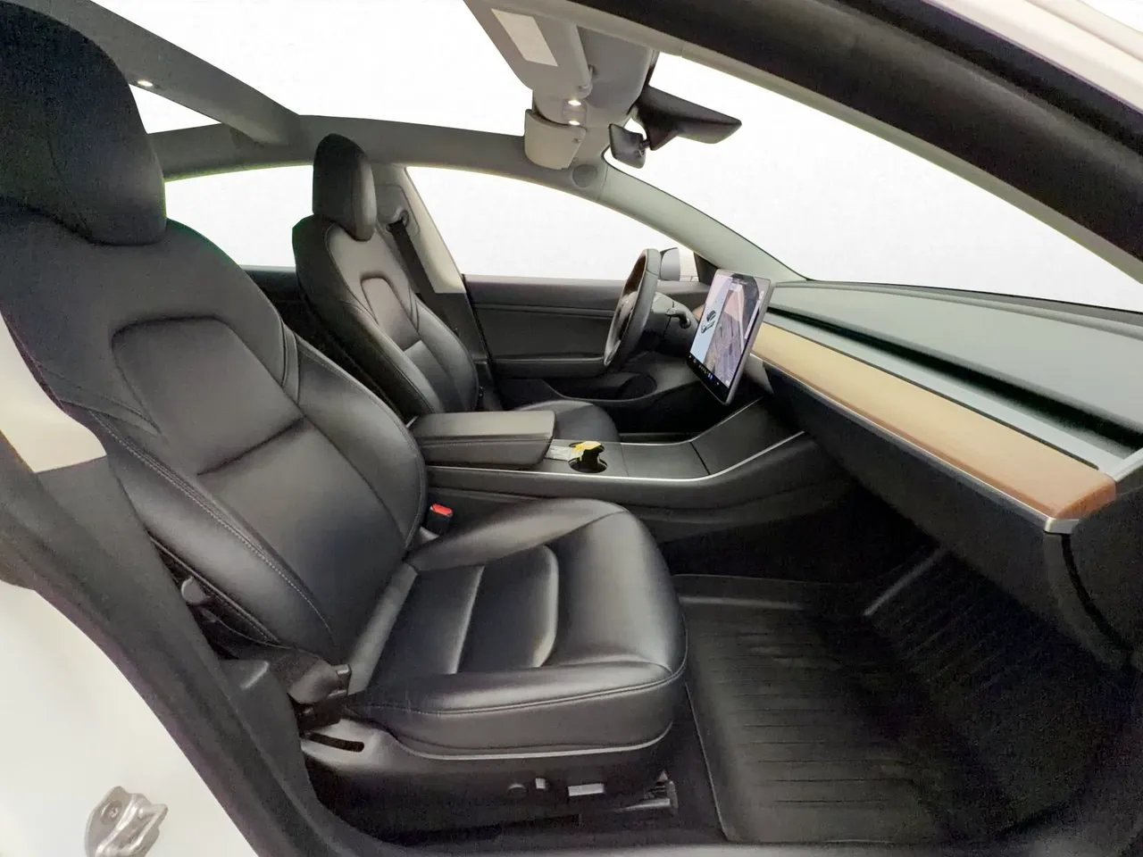 Tesla Model 3 bild 13