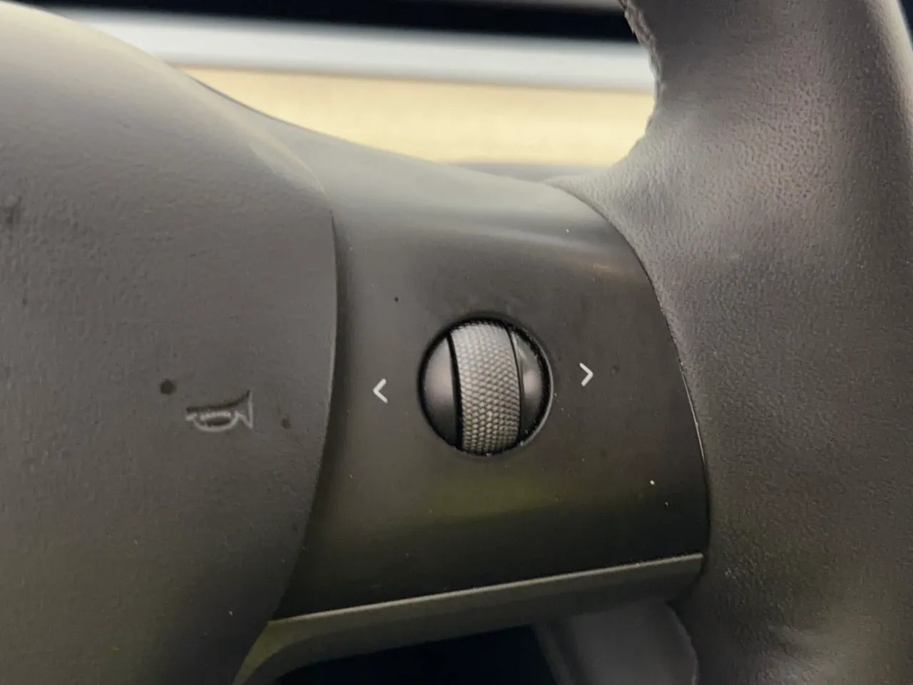Tesla Model Y bild 17