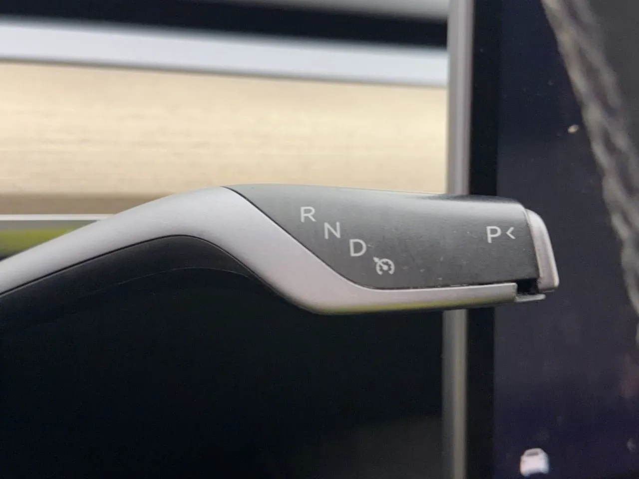 Tesla Model Y bild 18