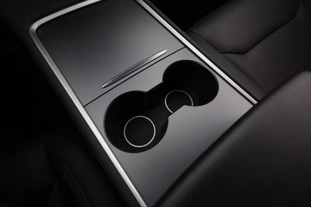 Tesla Model Y bild 23