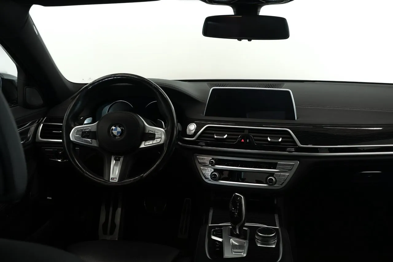 BMW 740 bild 13