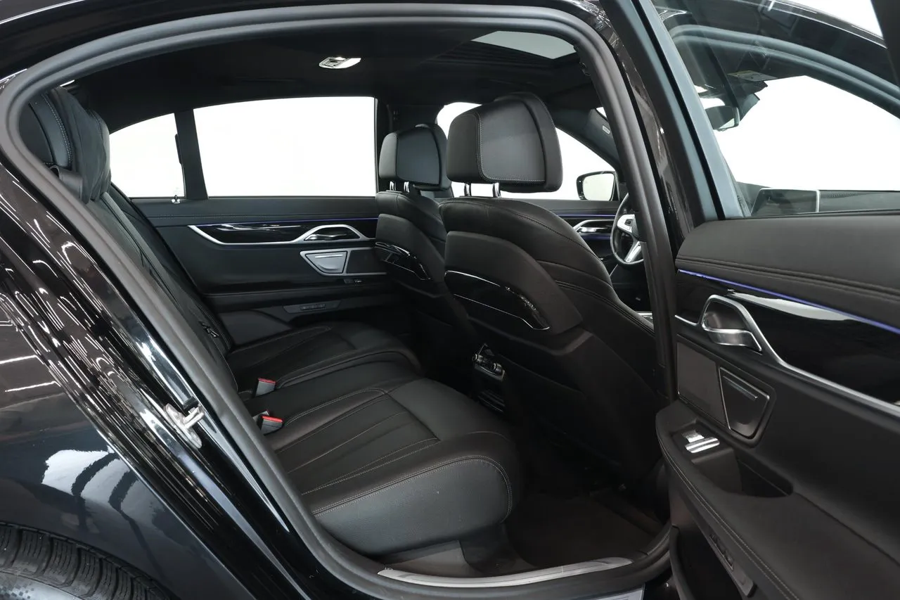 BMW 740 bild 12