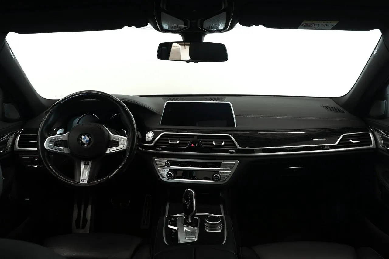 BMW 740 bild 14