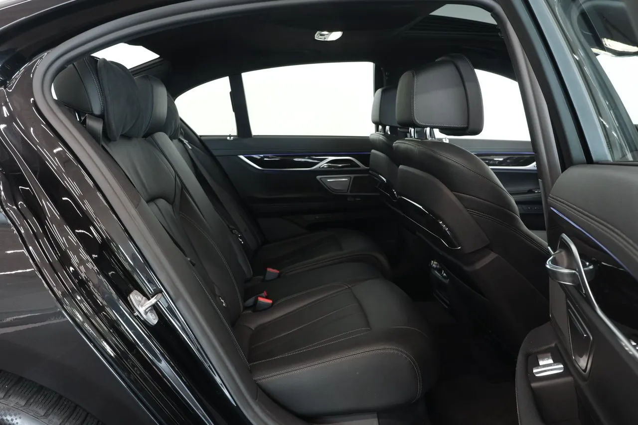 BMW 740 bild 11