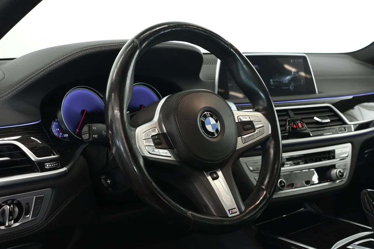BMW 740 bild 16