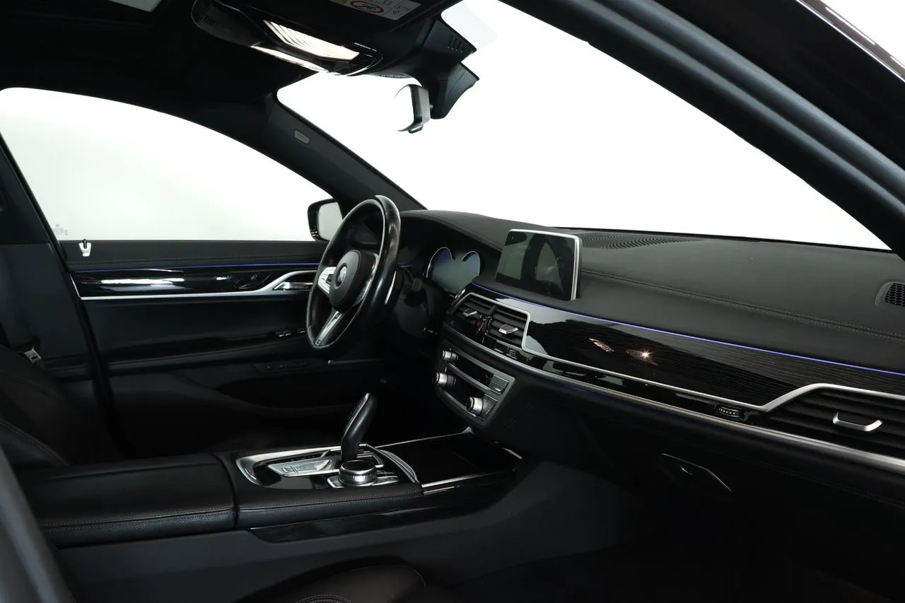 BMW 740 bild 6